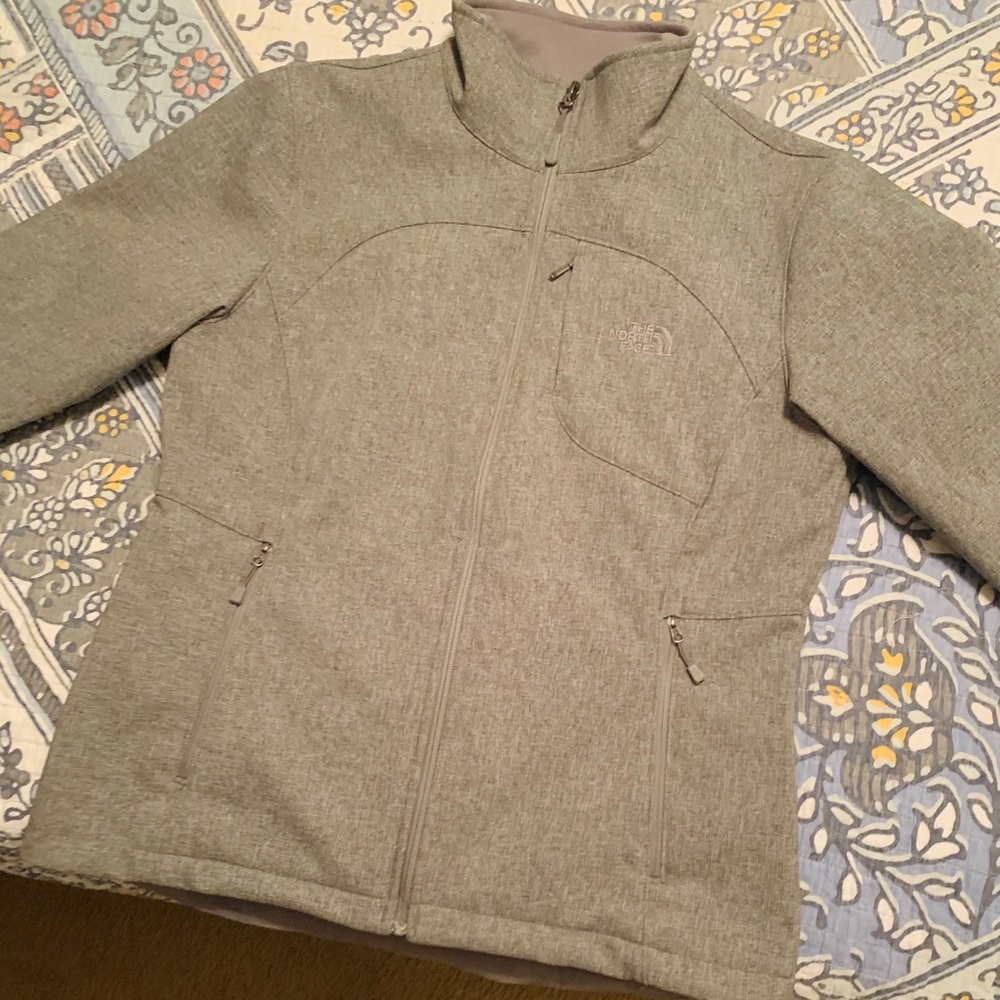 GENTLY USED THE NORTH FACE SOFT SHELL JACKET